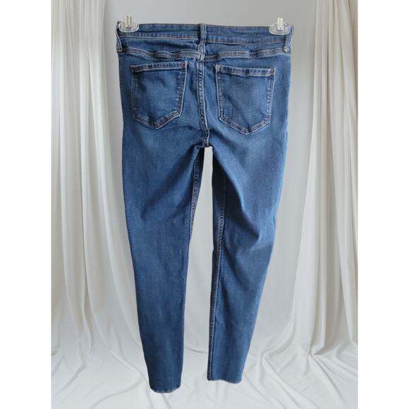 Old Navy Jeans Size 4 Blue Rockstar Super Skinny Mid Rise 5 Pocket Stretch Comfy - Picture 2 of 11